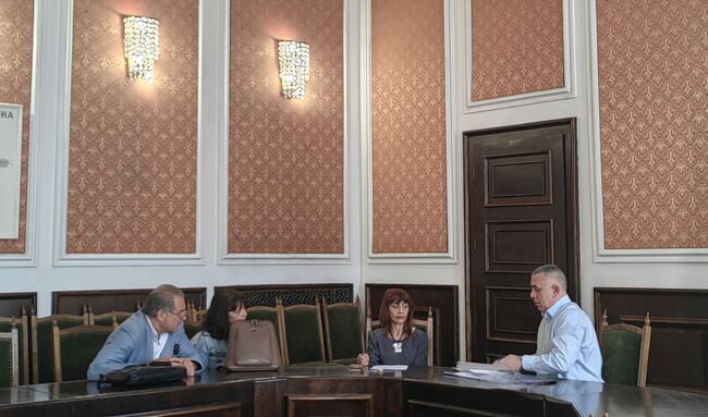 Община Сливен: Благодарности, предложения и сигнали в приемния ден на общинското ръководство