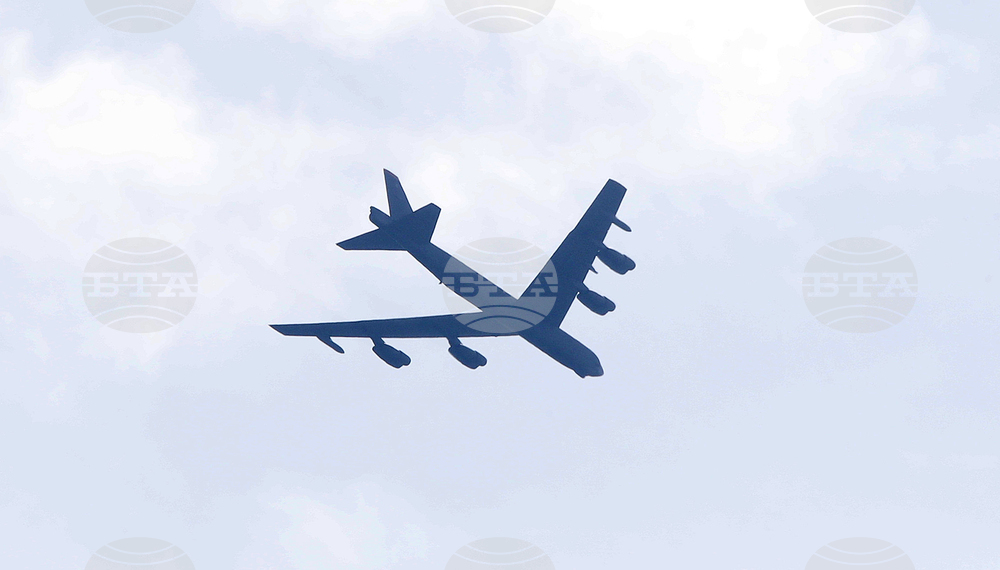 САЩ планират да разположат бомбардировачи Б-52 в Австралия, твърди източник