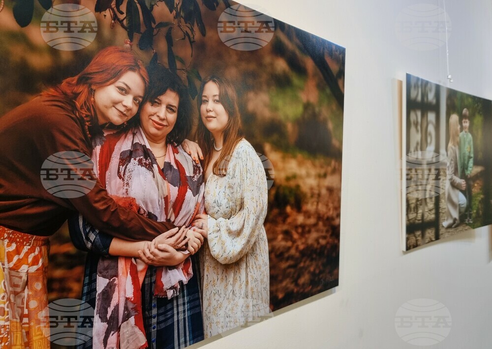 Варна - „Жените на Украйна в България“ - фотоизложба