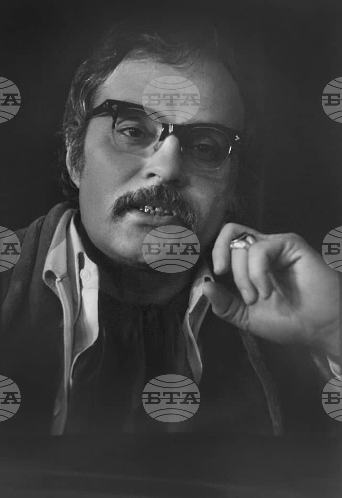 Фотографска изложба и лични вещи на актьора Цако Дачев ще бъдат подредени в Бургас