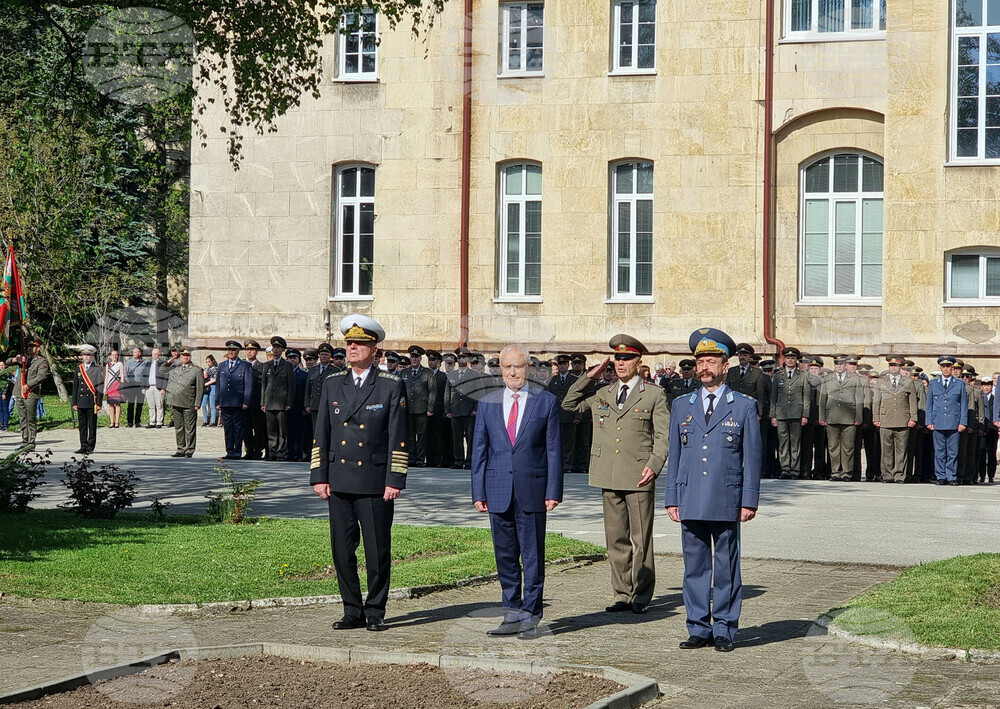 Военната академия „Г. С. Раковски“ вече 112 години успешно изгражда военните лидери на нацията, каза Атанас Запрянов