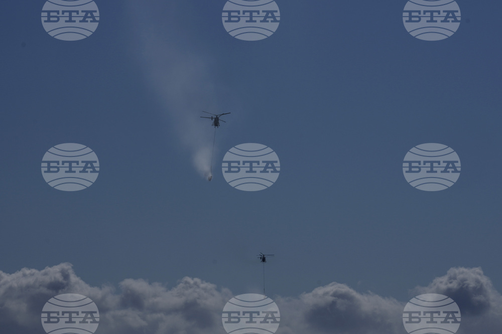 Гърция и Йордания помагат на Кипър в борбата с голям пожар
