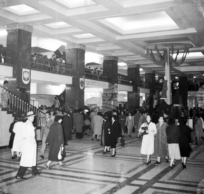 Централен универсален магазин (ЦУМ)