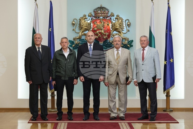 Румен Радев - военни пилоти - отличия