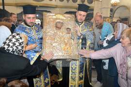 Хасково - икона - поклонение