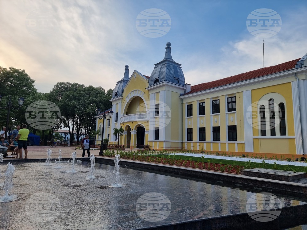 Открит е изцяло обновеният бански комплекс в мъглижкото село Ягода
