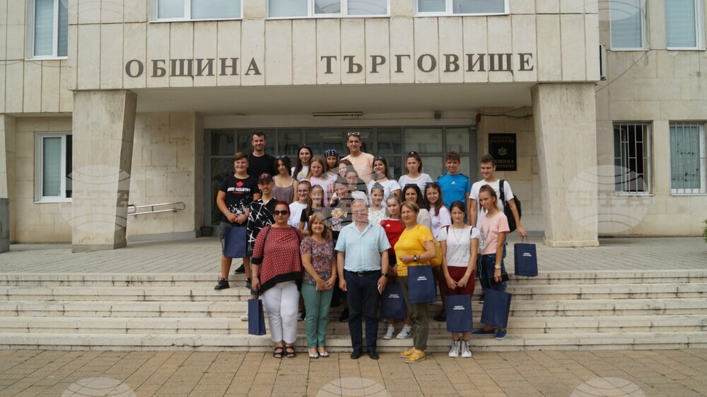 Ученическа група от Румъния гостува в Община Търговище