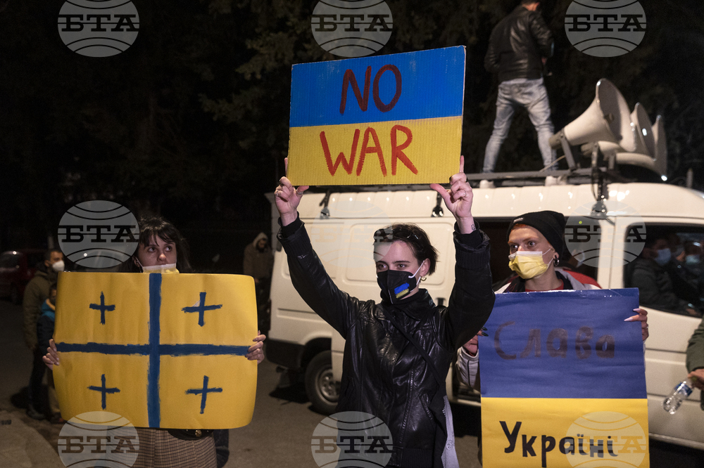 Десет етнически гърци са били убити късно снощи край Мариупол