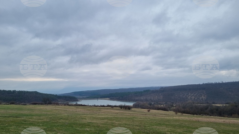 В естествена среда са нужни три-четири години, за да достигне шаранът 30-40 сантиметра, твърди любител рибар от Търговище 