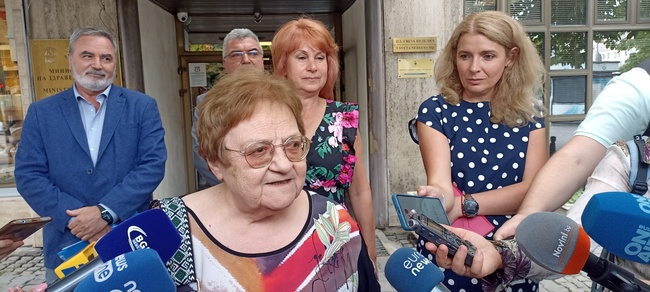 От четвъртък, 25 август, маските в градския транспорт вече не са задължителни