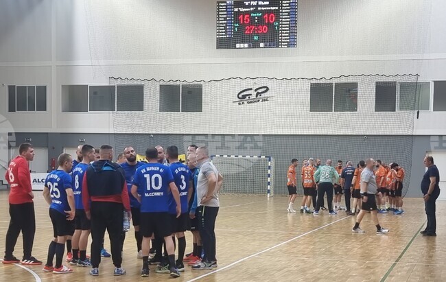 Фаворитите се класираха за полуфиналите в турнира за купата на България по хандбал за мъже