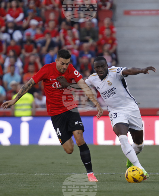 Майорка отстрани халфа Дани Родригес