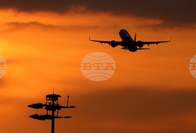 Sofia Airport Hosts Exhibition Celebrating Young Planespotting Photographers