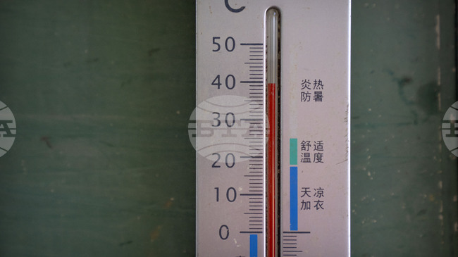 Следващата година вероятно ще бъде четвъртата поредна с 1,4 градуса по Целзий над прединдустриалните нива, прогнозира британската Метеорологична служба