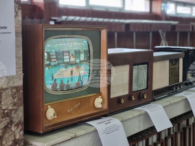 Бургас - изложение на ретро радио техника