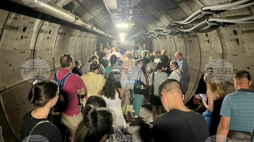Пътници в тунела под Ламанша бяха евакуирани заради инцидент