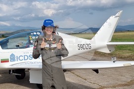 Британско-белгийският пилот Мак Ръдърфорд кацна на летище „София Запад“