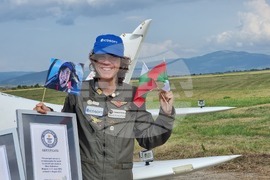 Британско-белгийският пилот Мак Ръдърфорд кацна на летище „София Запад“