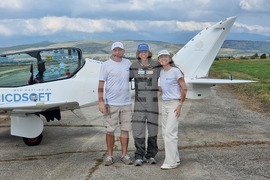 Мак Ръдърфорд кацна на летище "София Запад" и постави рекорди