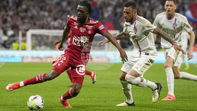 Лил преговаря за младежкия френски национал на Брест Брадли Локо