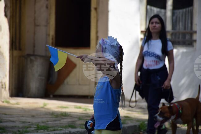 Националният оперативен щаб предлага Програмата за хуманитарна подкрепа на разселените лица от Украйна с временна закрила да бъде удължена с един месец