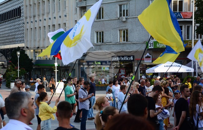Варна - украински бежанци - Национален празник на Украйна