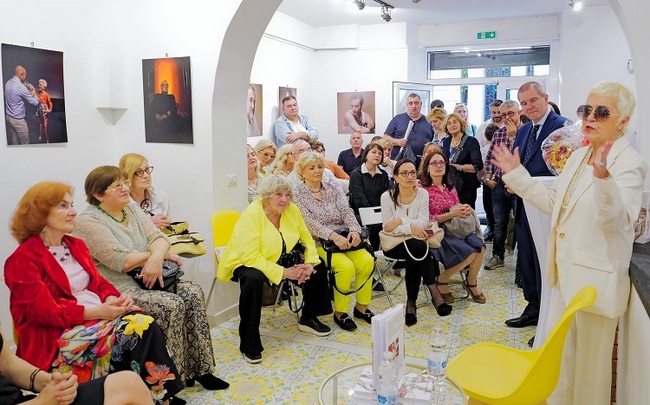 Кристина Патрашкова представи книгата си „Въпреки всичко. Българските писатели в годината на цензурата“ в Рим