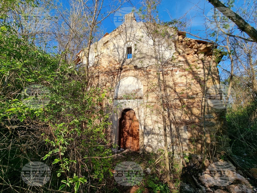 Село Брезнишки извор - църква "Св. Троица" - ремонт 