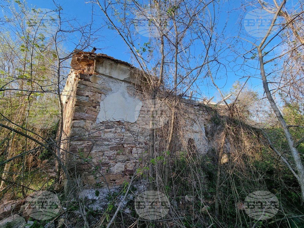 Село Брезнишки извор - църква "Св. Троица" - ремонт