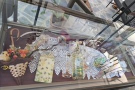 Разград - изложба-базар - библиотека