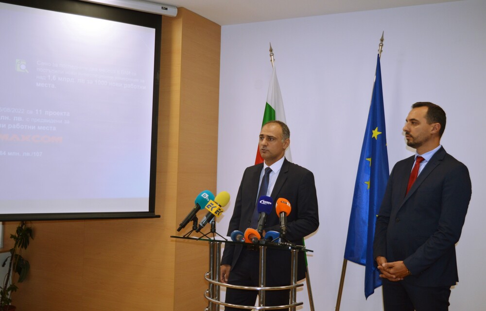 Зам.-министър Савов: 54 инвестиции за 2,2 млрд. лв. и 4 500 нови работни места се сертифицират в момента