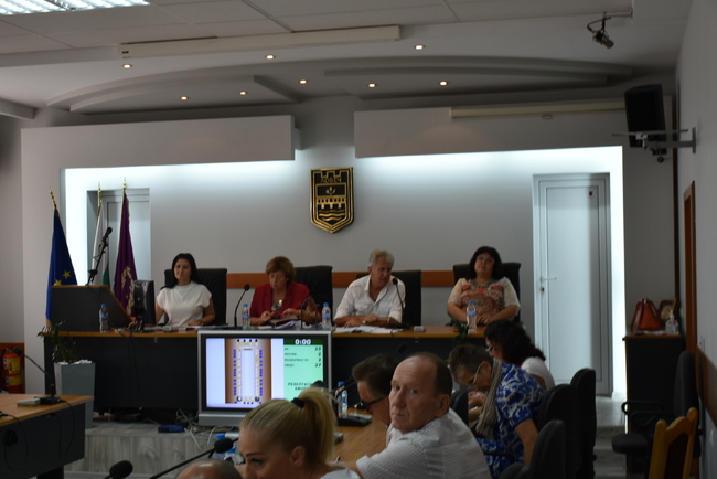 Съветниците гласуваха резервни членове към комисията за помощи за бежанците от Украйна