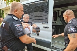 Първомай - задържан чужд гражданин