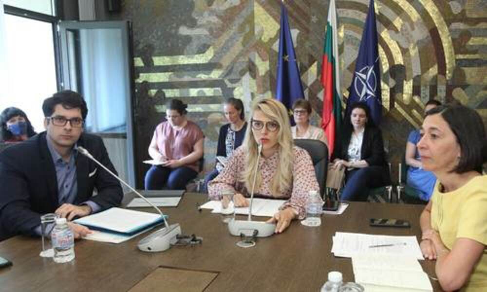 Cabinet Aspires to Be Ready with First Draft of Initial Memorandum for OECD by End-September