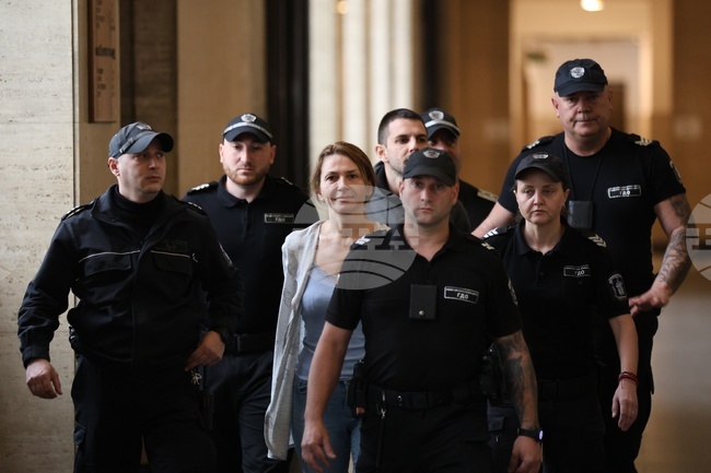 Петя Банкова - Стефан Димитров - мярка