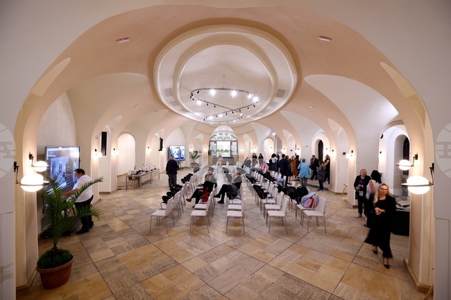 Софийски университет "Св. Климент Охридски" - "Яйце" - откриване