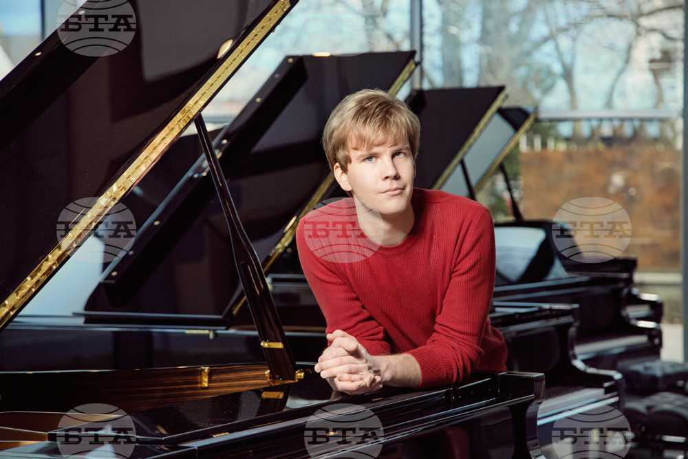 Young Czech Pianist Matyas Novak to Perform in Sofia