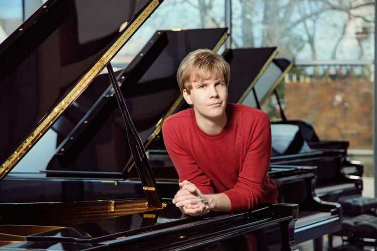 Young Czech Pianist Matyas Novak to Perform in Sofia