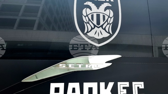 Знамената в Солун са спуснати наполовина заради тежката катастрофа с фенове на ПАОК в Румъния