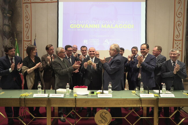 Илхан Кючюк с престижна награда на официална церемония в италианския Сенат