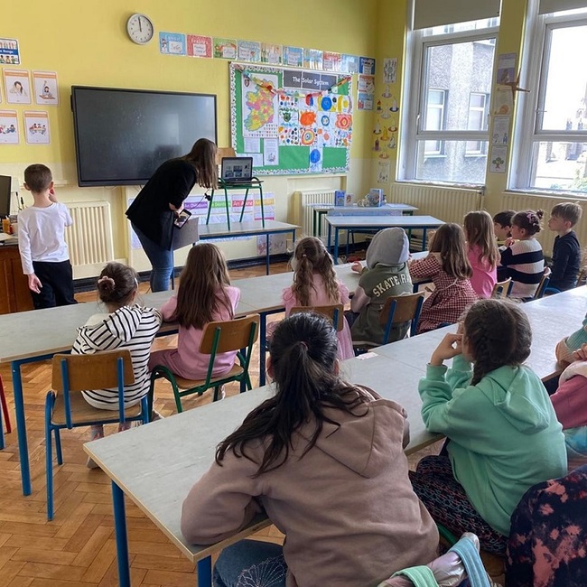 Възпитаници на училищата „Райна Княгиня“ в Дъблин и "Христо Ботев" в Туламор бяха част от инициативата „Маратон за герои“