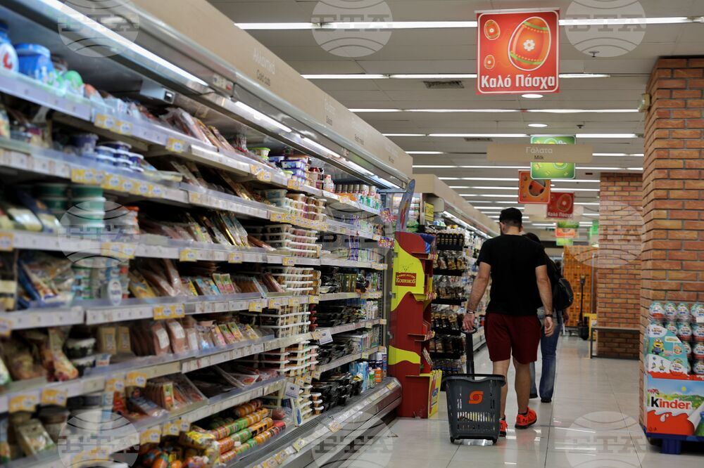 Общо 12 тона негодна храна е конфискувана от началото на декември в област Атика, Гърция; наложени са глоби за 324 000 евро
