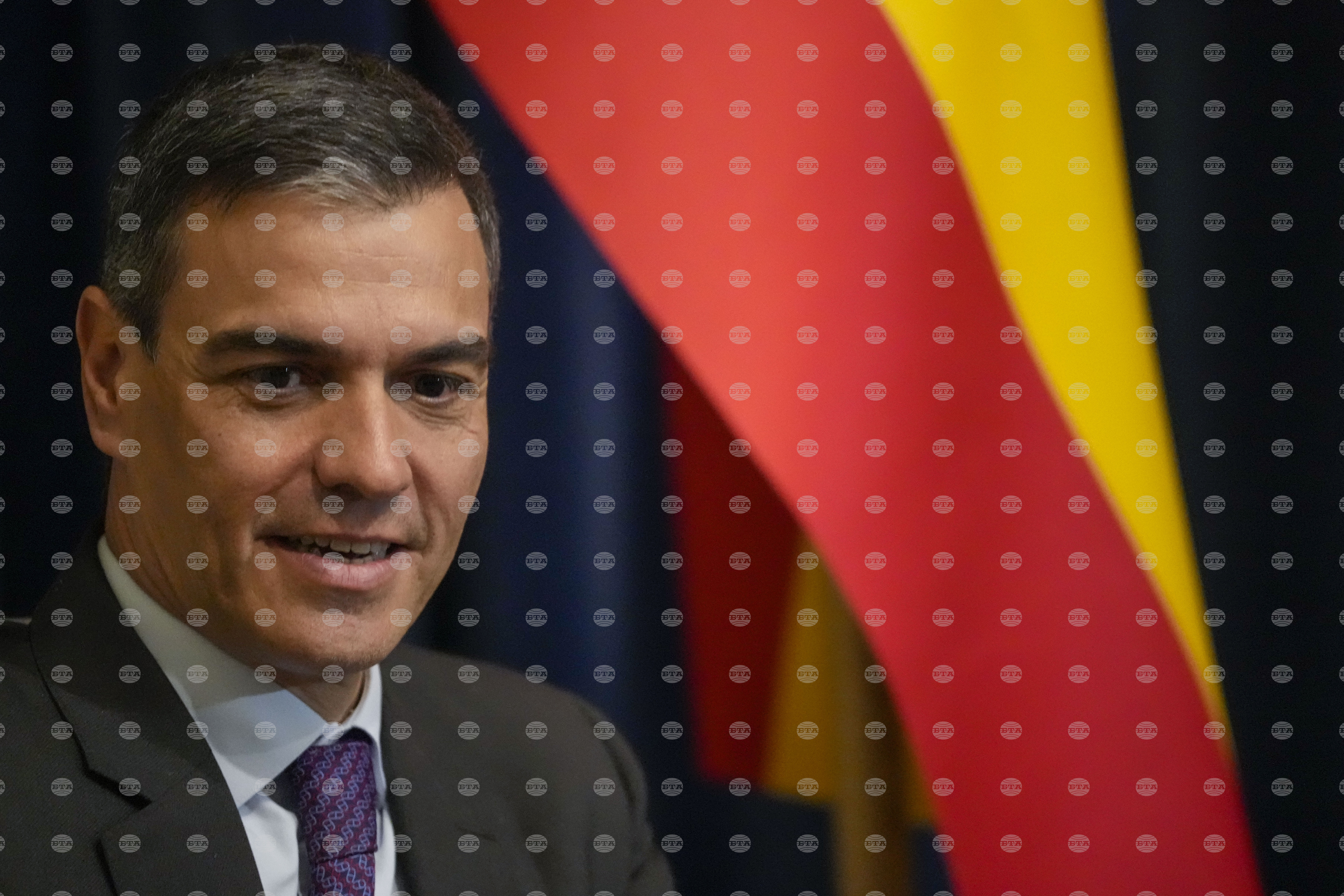 Испанският премиер заяви, че страната му строго осъжда нарушаването на международното право във Венецуела