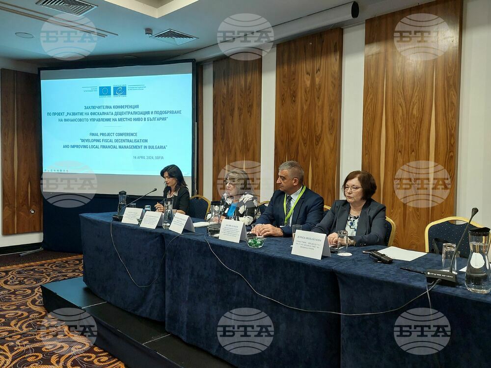 Министър Коритарова: Подписването на споразумения по инвестиционната програма за общински проекти ще продължи