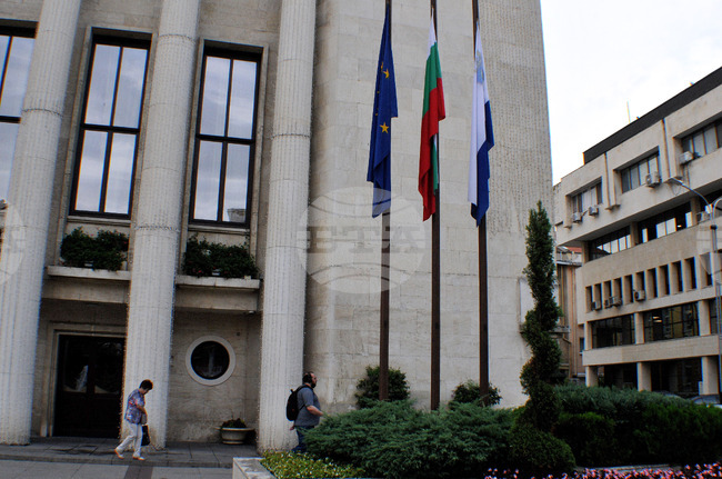 Бургас - Ден на траур - свалени знамена