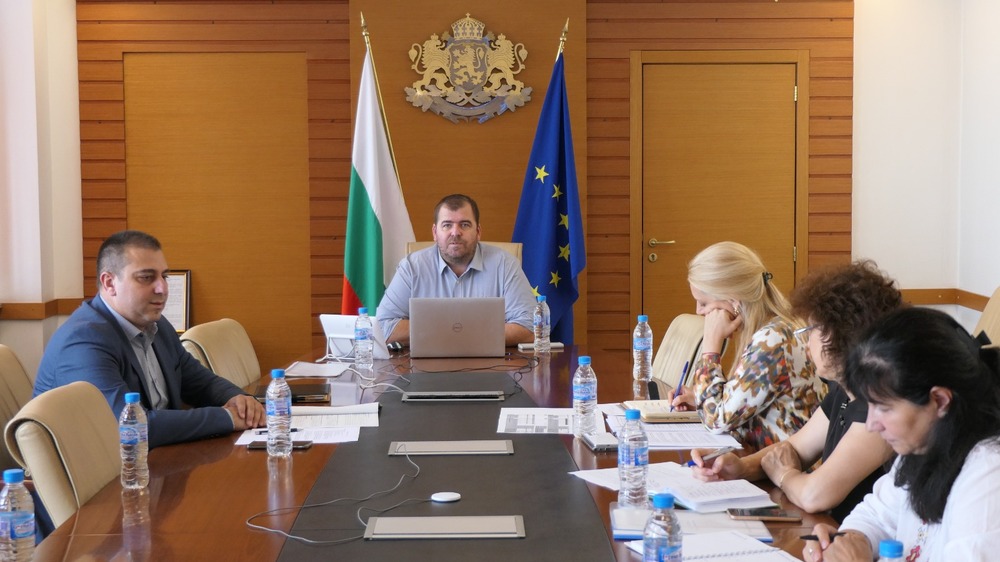 Министър Гечев: От следващата седмица земеделците могат да кандидатстват за държавната помощ от 426 млн. лева