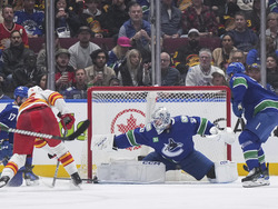Flames Canucks Hockey