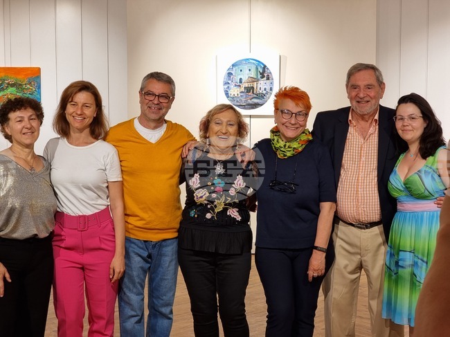 Ямбол - изложба "Цветовете на моето детство" - Ривка Узиел - Криспин