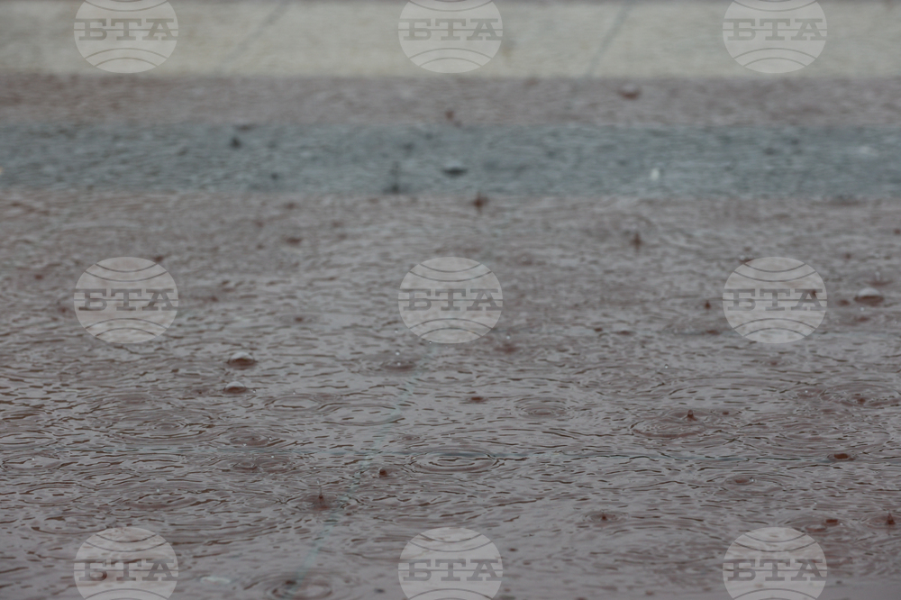 Повече от десет къщи са наводнени в петричкото село Рупите, съобщи кметът Димитър Господинов 