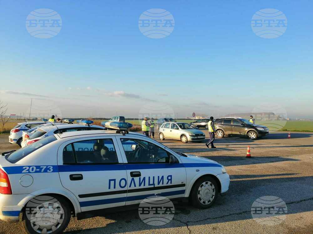 Задържани са 11 души при специализирана полицейска операция в Сливенско